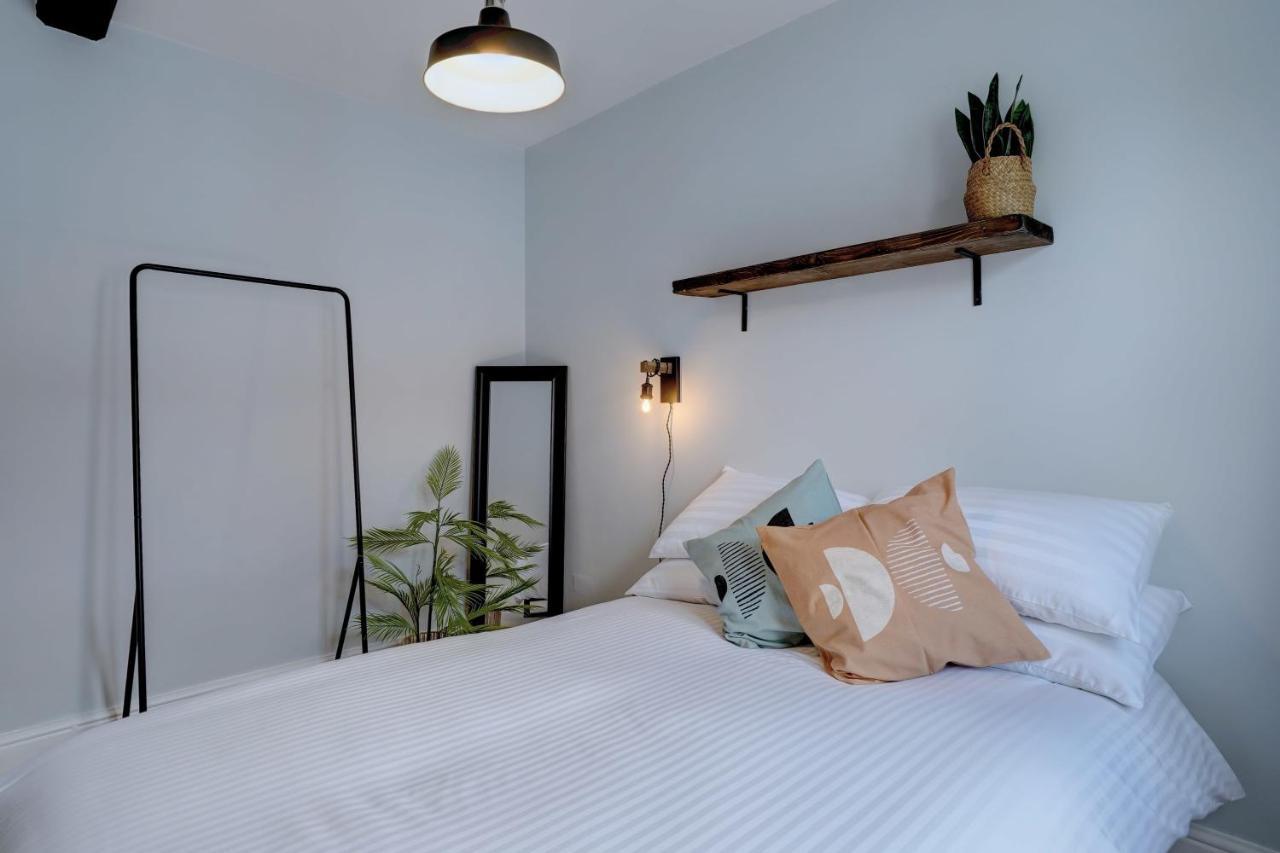 Stunning Designer Apartment In An Ancient Building Норвіч Екстер'єр фото